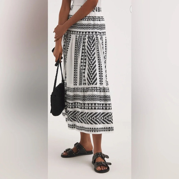 Emery Rose Aztec Print Tiered Maxi Skirt - Size M - Picture 2 of 7
